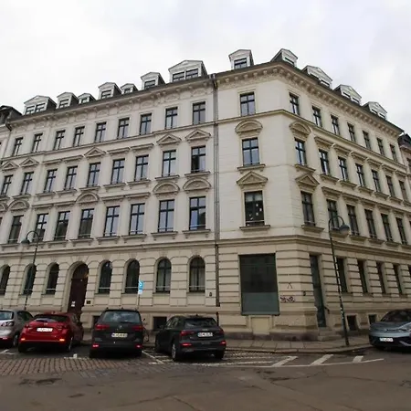 Zentrales Hochwertiges Thomasius Apartment