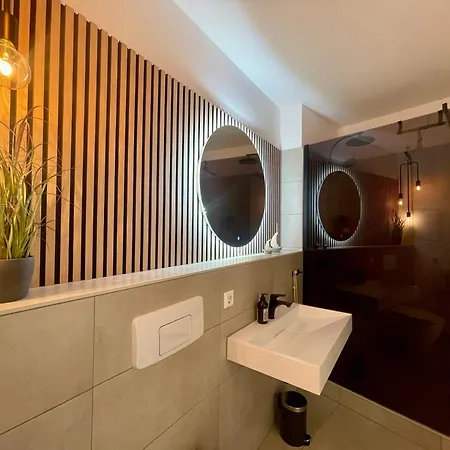 Zentrales Hochwertiges Thomasius * Lipsia